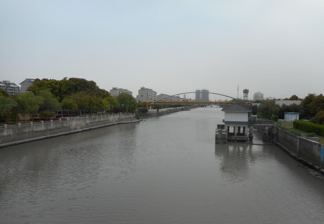 闵行微风轻拂淀浦河来这里邂逅美好吧