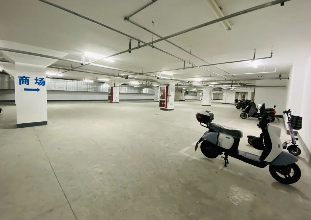 直达商场地铁站这处非机动车地下车库免费开放