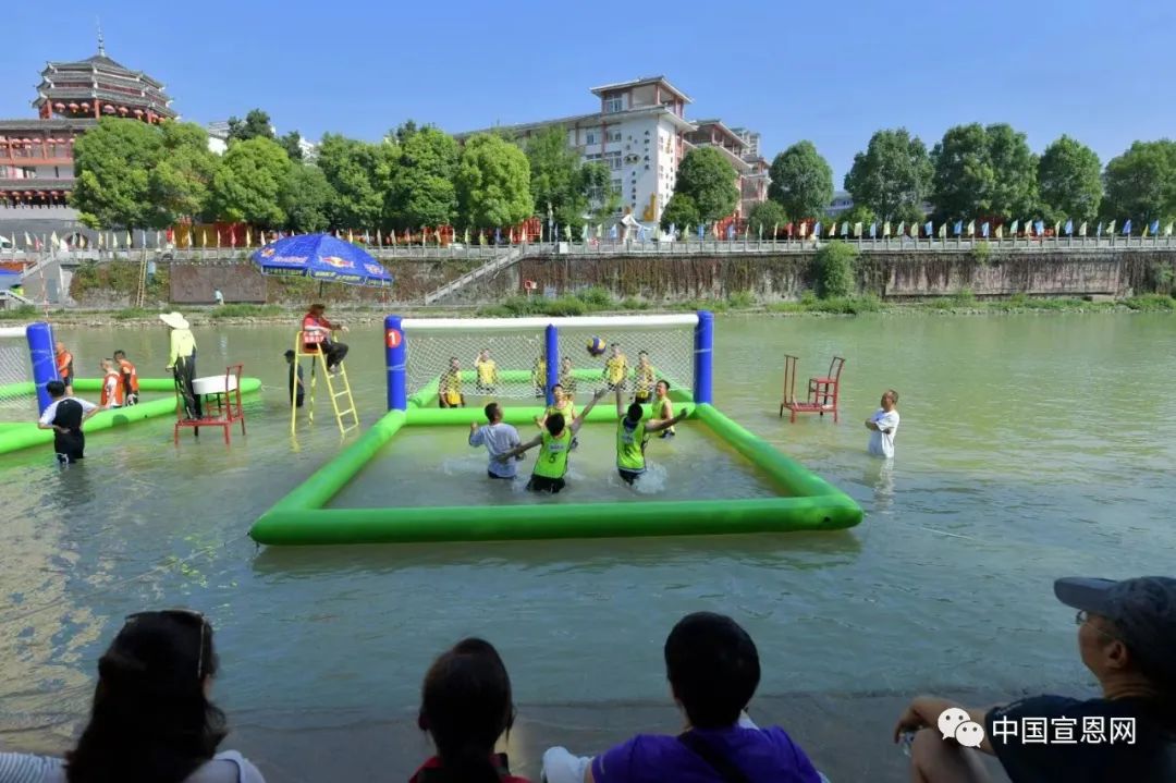 盛夏怎能不玩水水上排球游泳带你畅爽一夏