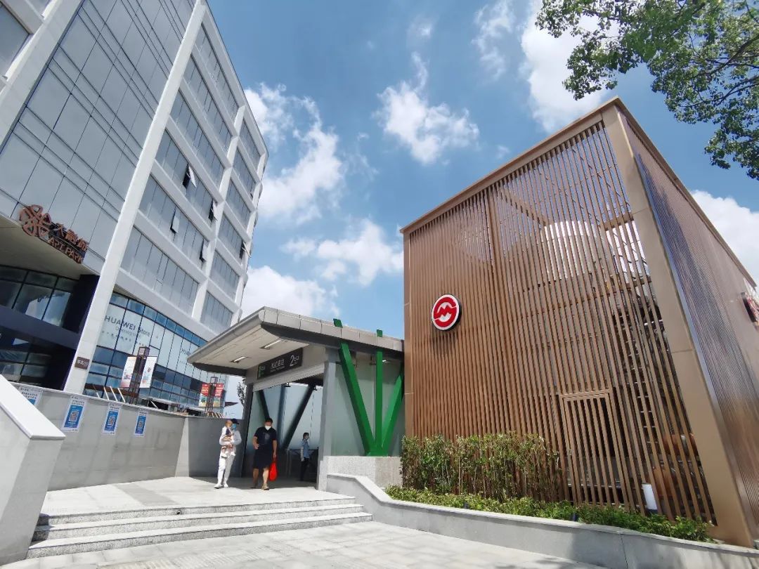 地铁2号线淞虹路站2号口完成改造并恢复通行