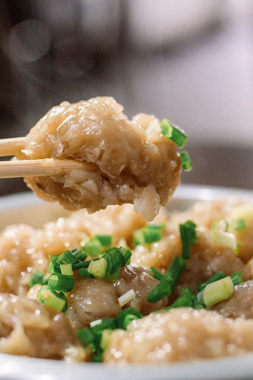 衢州龙游肉圆，也叫山粉粿， 它以番薯制成，满满的闽菜风味。 图 / 图虫·创意 摄影 / 一只米朵
