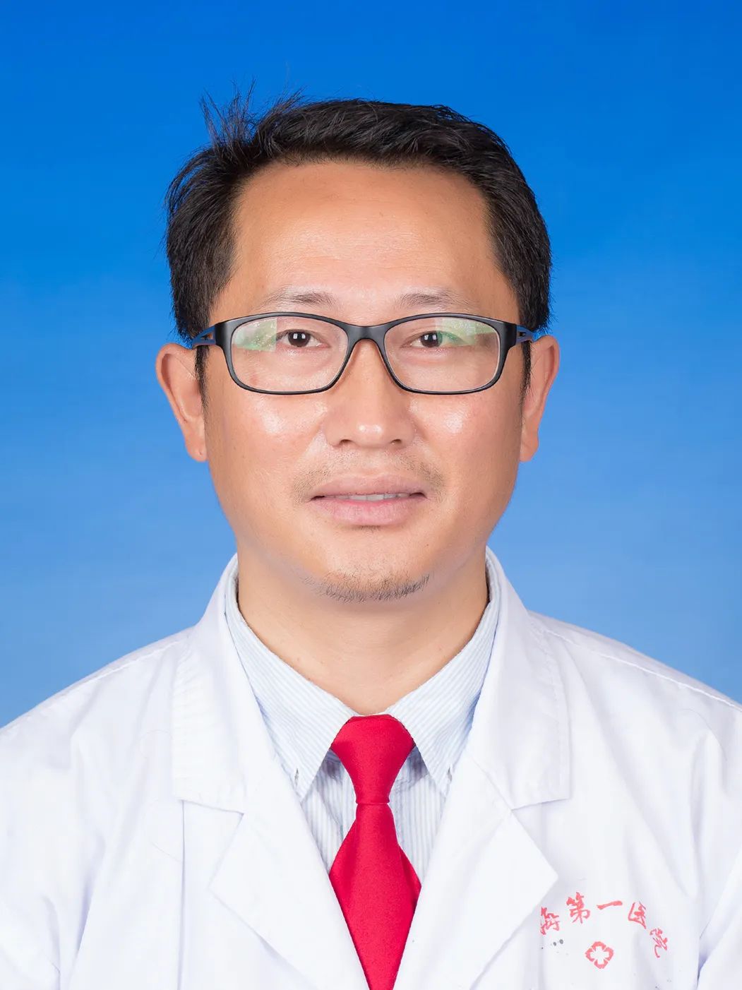 马小兵宁海县第一医院主任医师,宁波市医学会眼科分会委员,毕业于重庆