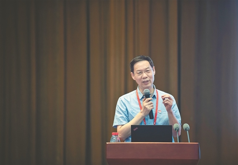 尹浩院士从万物互联到万物智联