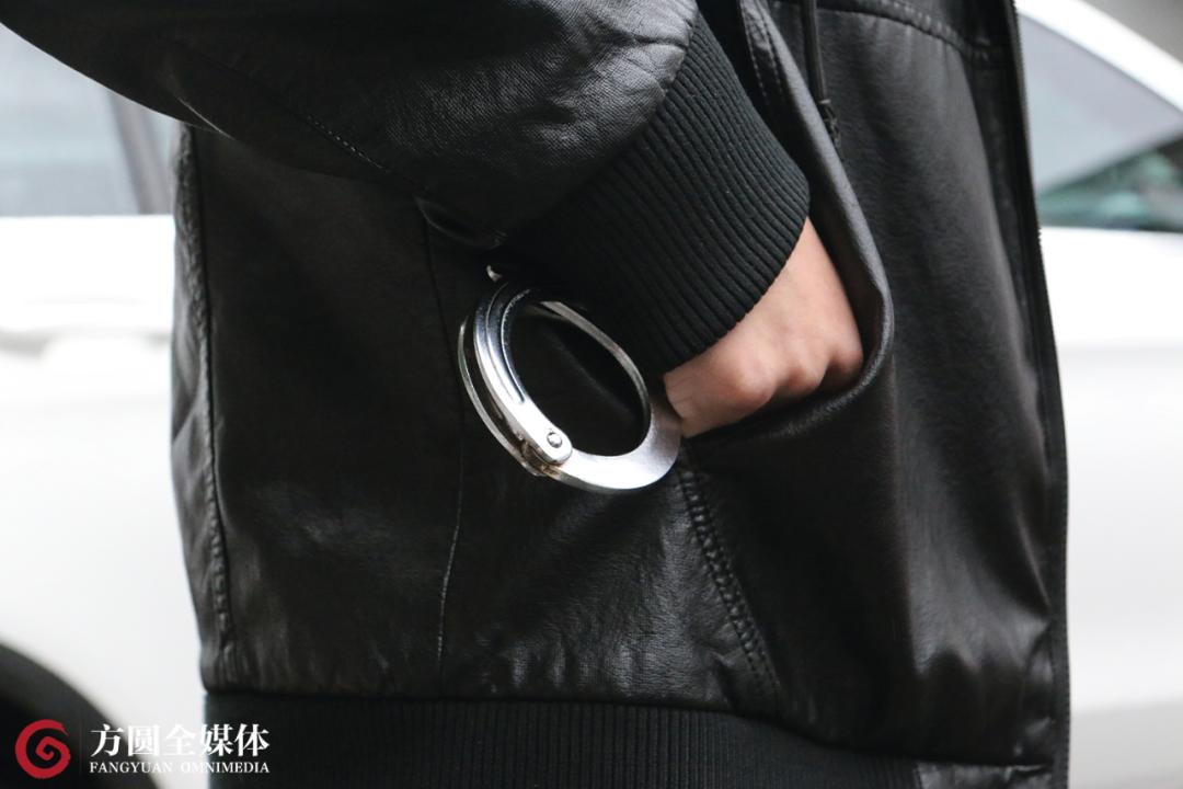 心怀鬼胎的人总会露出马脚便衣警察的抓捕真经