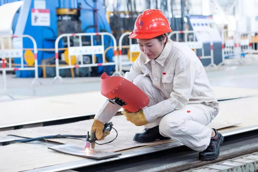 炎炎夏日暑你最美建安女工风采录