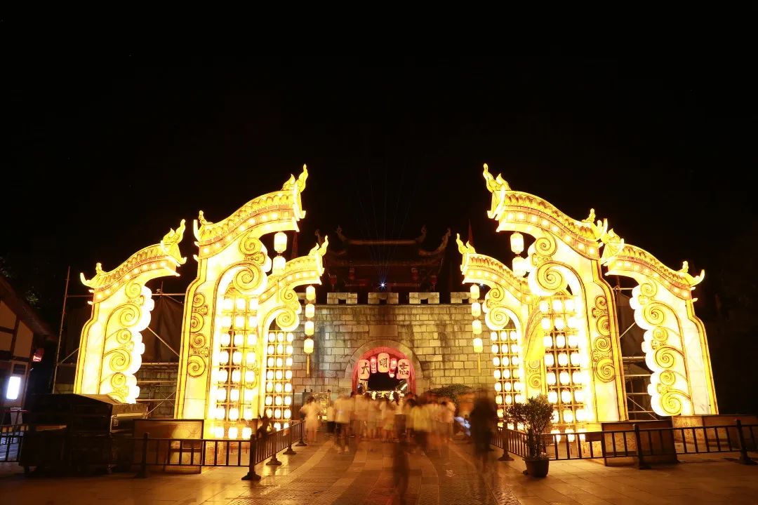 出游丨风起青岩沉浸大明夜这场超级夜游活动首秀全城
