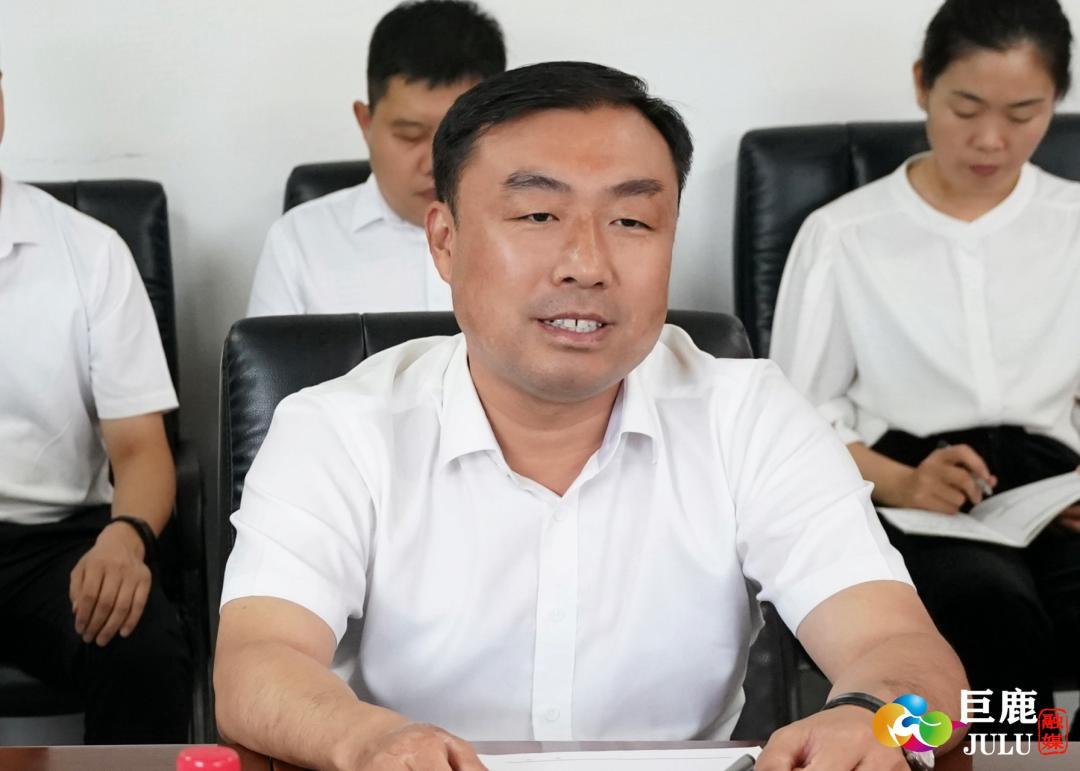 河钢集团石钢公司党委书记董事长黄永建一行来巨鹿考察座谈