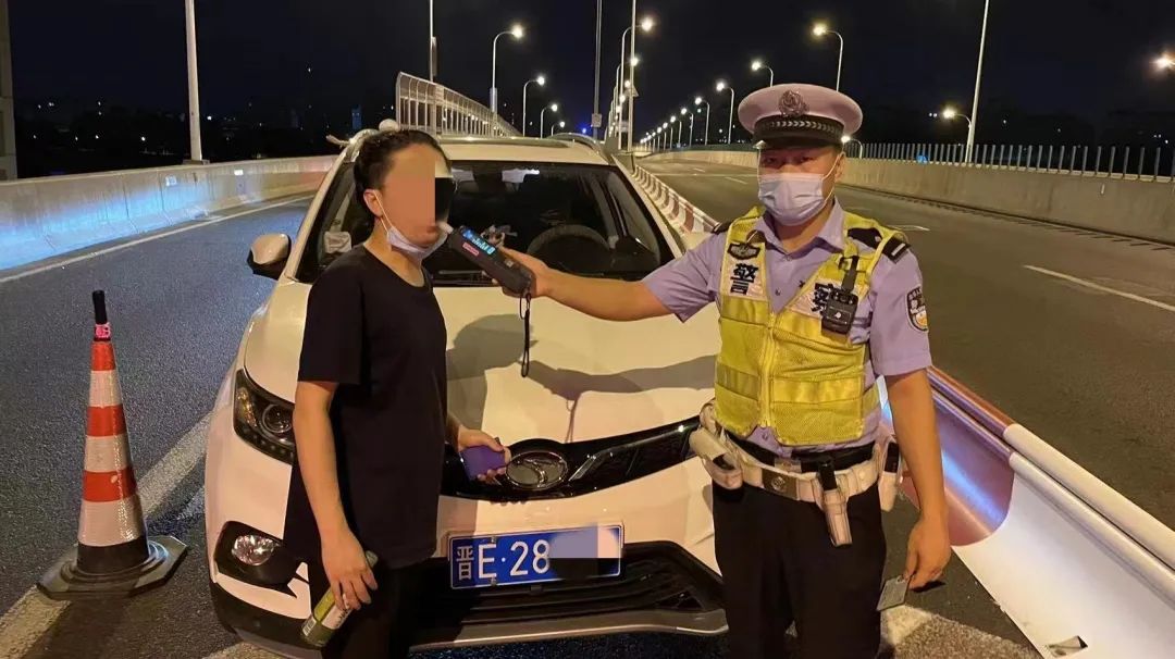 百日行动闵行交警严查酒驾醉驾