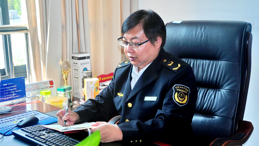 个违规账号4天前局长访谈录 | 资阳市市场监管局党组书记,局长陈德友