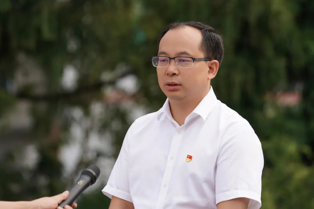 金沙县委副书记,代理县长张铭表示,金沙县将进一步提高政治站位,贯彻