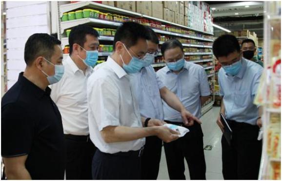 期间,于腾群总经理一行还赴西城区幸福荣耀超市白纸坊店,物美超市陶然