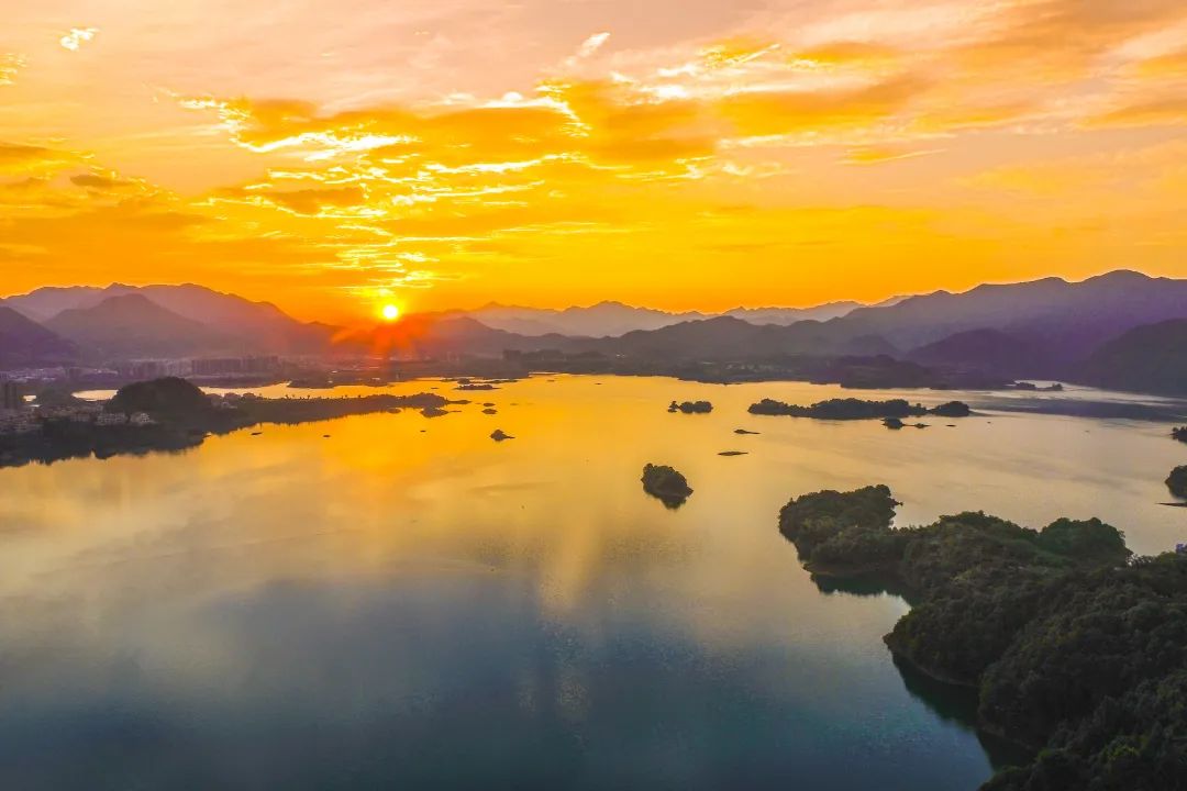 100秒橙色西湖美如画金色钱塘江粉色湘湖多角度赏杭州日出胜景