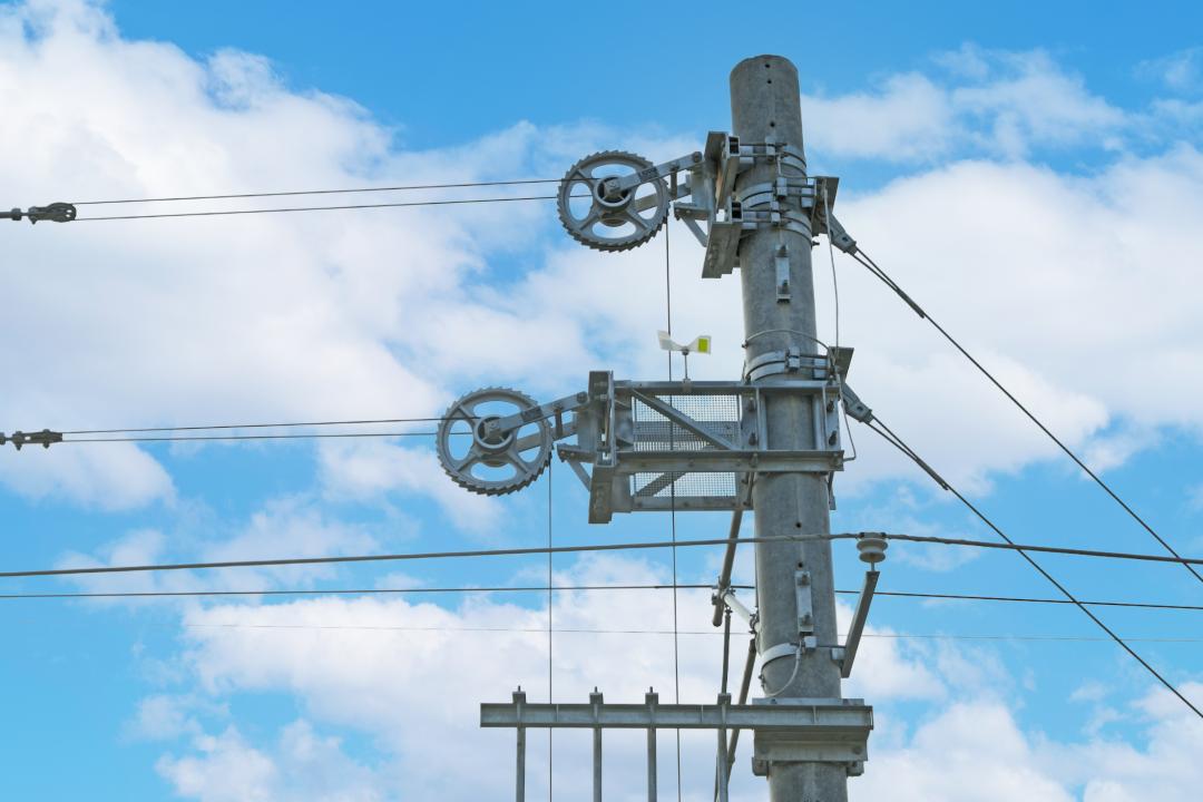 火车迷丨铁道边挂"秤砣",起啥作用_澎湃号·政务_澎湃新闻-the paper