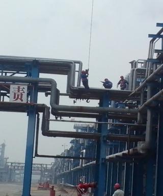 氧气管怎么带鼻子上找找！上百条现场不规范作业隐患，你能找全吗？_https://www.jmylbn.com_新闻资讯_第3张