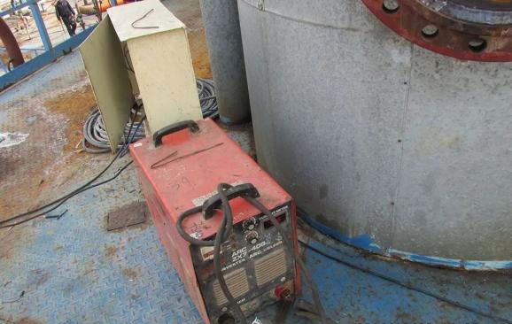 氧气管怎么带鼻子上找找！上百条现场不规范作业隐患，你能找全吗？_https://www.jmylbn.com_新闻资讯_第11张