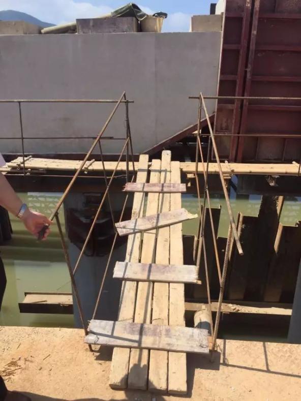 氧气管怎么带鼻子上找找！上百条现场不规范作业隐患，你能找全吗？_https://www.jmylbn.com_新闻资讯_第24张