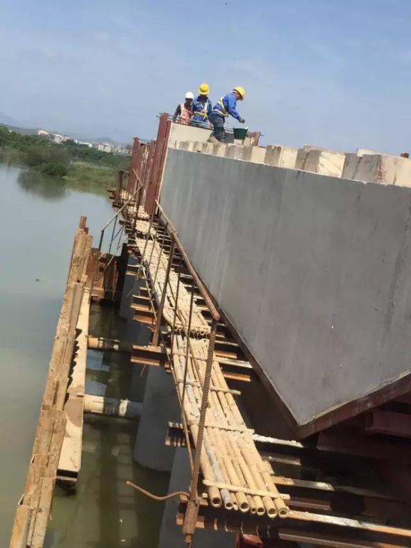 氧气管怎么带鼻子上找找！上百条现场不规范作业隐患，你能找全吗？_https://www.jmylbn.com_新闻资讯_第27张