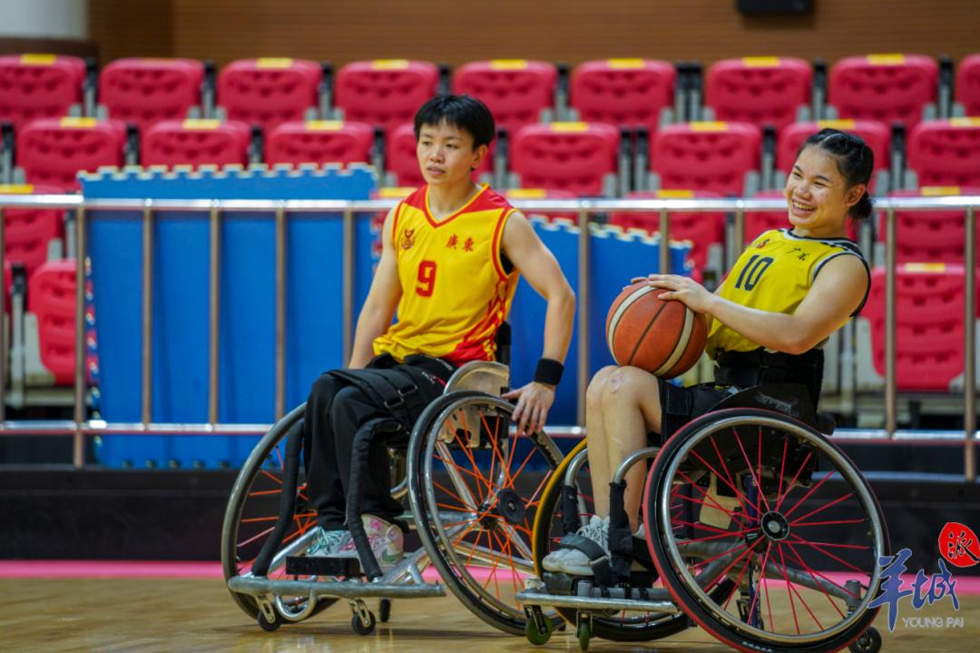 轮椅女孩逐梦篮球