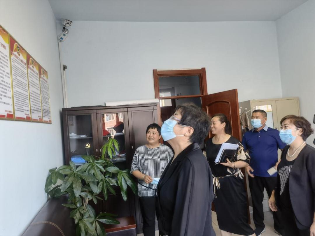 郭建华对嫩江镇政协委员联络室建设工作给予充分肯定.