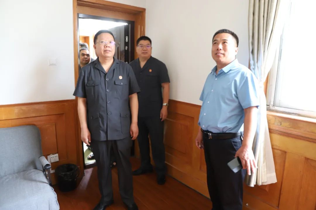 川汇区法院党组书记院长徐林到辖区律师事务所走访调研