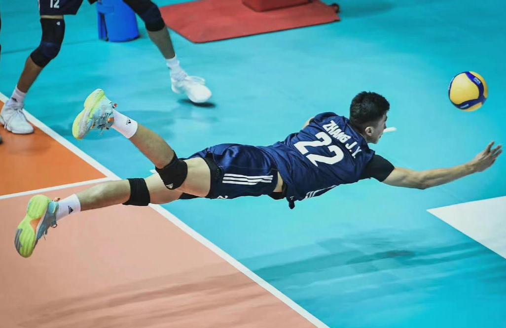 徐州90后小伙是"最佳主攻"!中国男排重夺冠军!