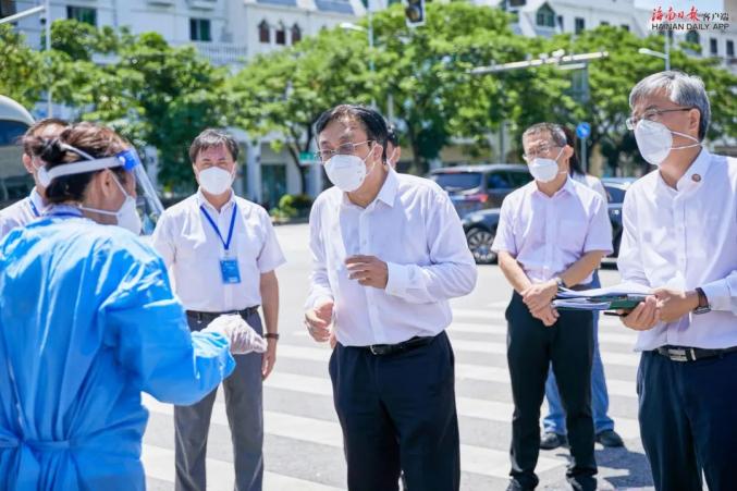 冯飞深入三亚疫情防控一线调研时要求以最高标准最严要求落实高风险区