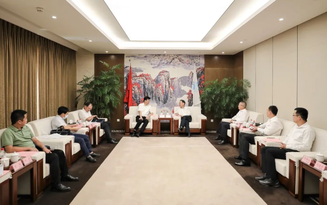 马泽平会见福建省高速公路集团党委书记董事长陈岳峰