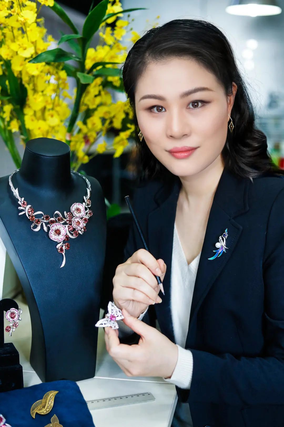 第八届中国工艺美术大师揭晓,她是黄金珠宝首饰行业的"唯一"