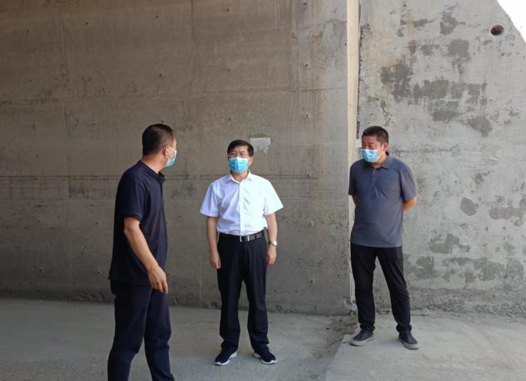 郭红光赴旗下营镇督查指导防汛抗灾工作