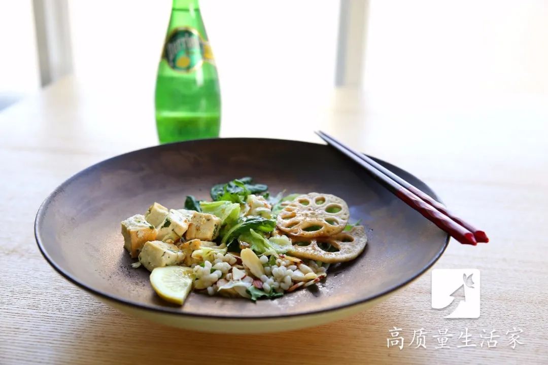 适合秋天吃的食物有哪些 “秋吃白，冬吃黑”，秋天“多吃3白，少吃1黑”