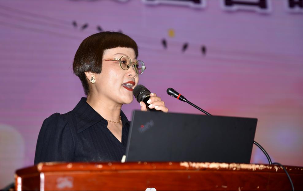 徐州市教育科学研究院音乐教研员张琳琳做专家报告徐州大马路小学音乐