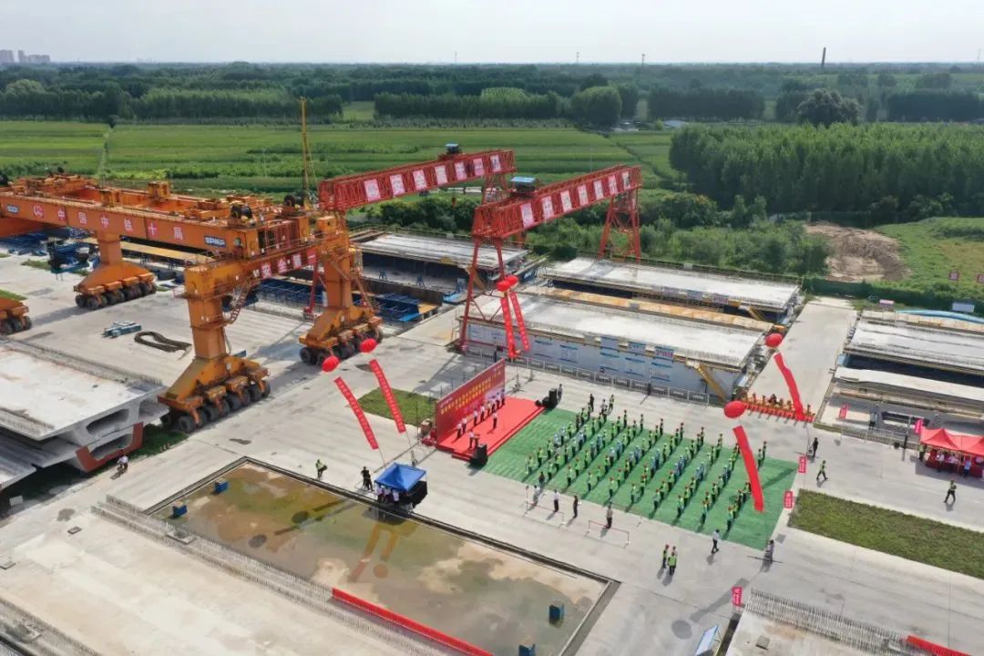 雄安r1线项目三标段首孔箱梁成功架设_澎湃号·政务_澎湃新闻-the