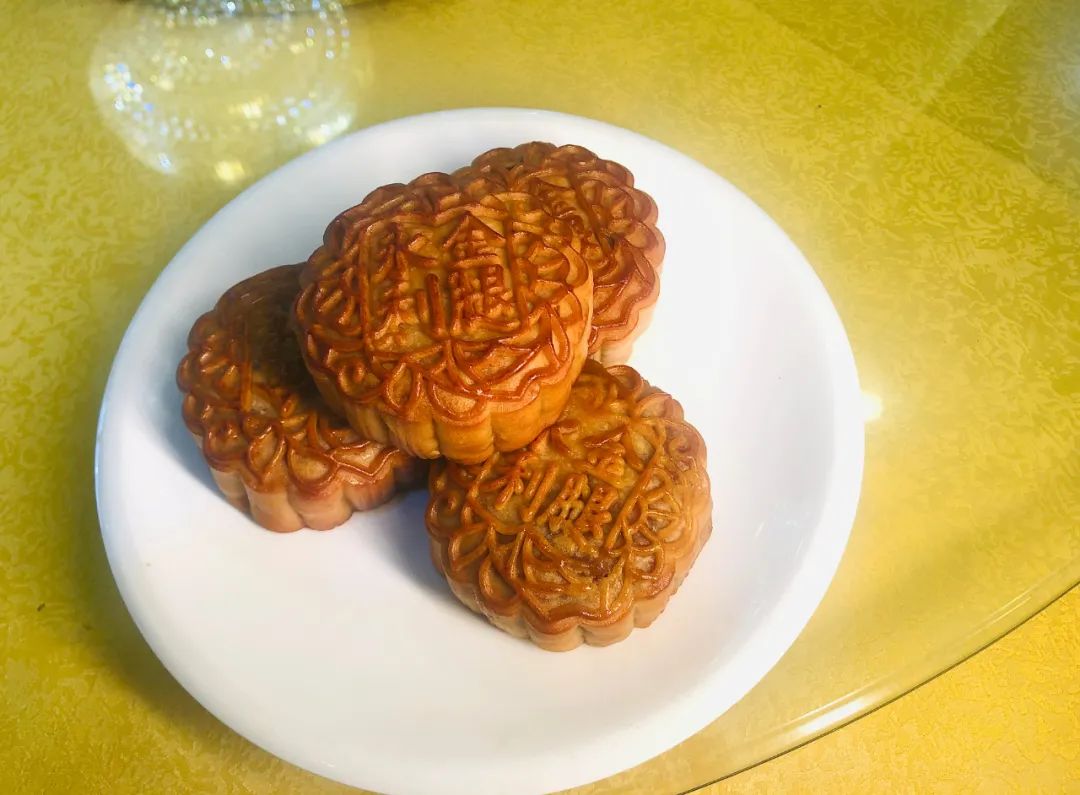 肇庆这款月饼很多人爱吃,价格优惠还真材实料.