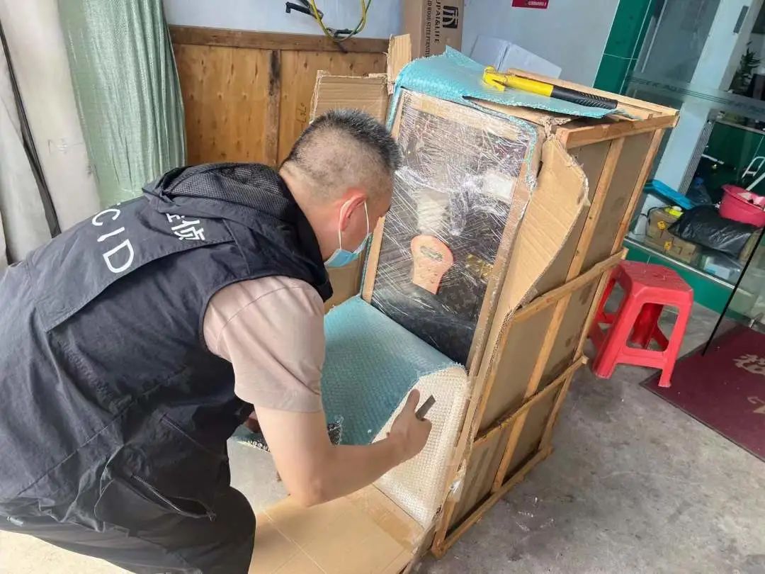 奢侈品家具假冒制售_青浦警方打击假冒品牌专项行动_奢侈品商标大全