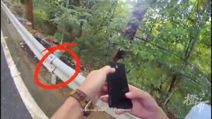 手术车是什么16岁少年骑电瓶车撞护栏，上手术台发现少一块骨头，现场民警急寻回..._https://www.jmylbn.com_新闻资讯_第1张