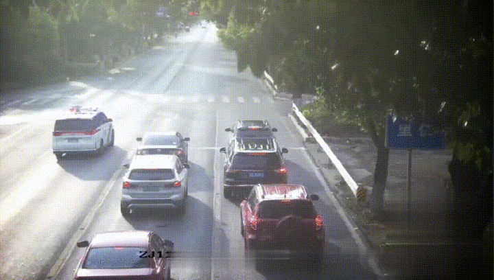 手术车是什么16岁少年骑电瓶车撞护栏，上手术台发现少一块骨头，现场民警急寻回..._https://www.jmylbn.com_新闻资讯_第3张