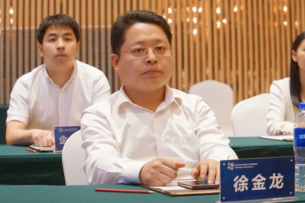 本阶段主要围绕跨境电商发展情况,跨境电商管理与服务进行交流,由苏州