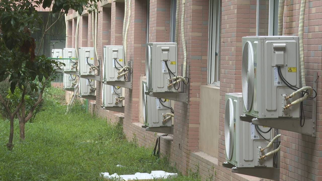 凉风习习今年又有40所学校的教室装上空调