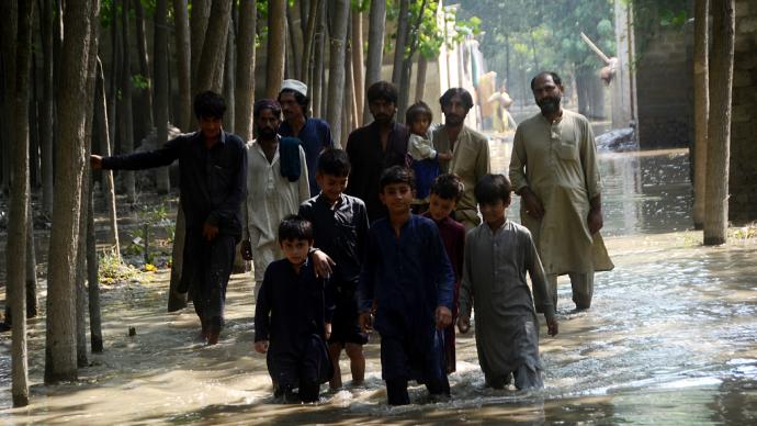 三分之一国土处于水下， 巴基斯坦洪灾有多严重？ | 湃客一周解读