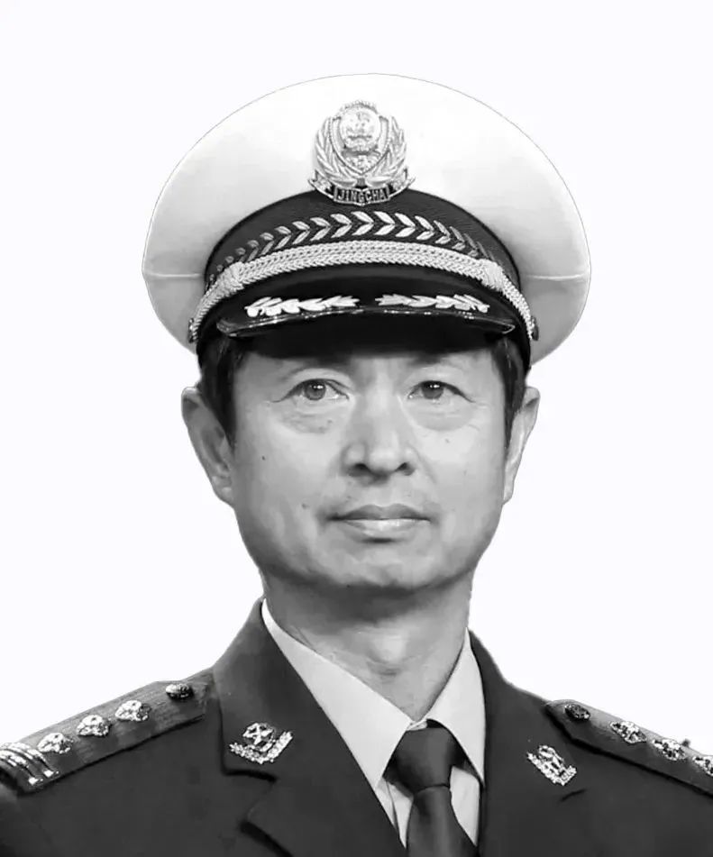 【学榜样 · 树先锋】全国"双百政法英模"李涌:平凡担使命 热血铸英魂