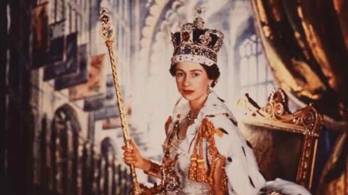 英女王伊丽莎白二世逝世，细数她和新加坡的那些事
