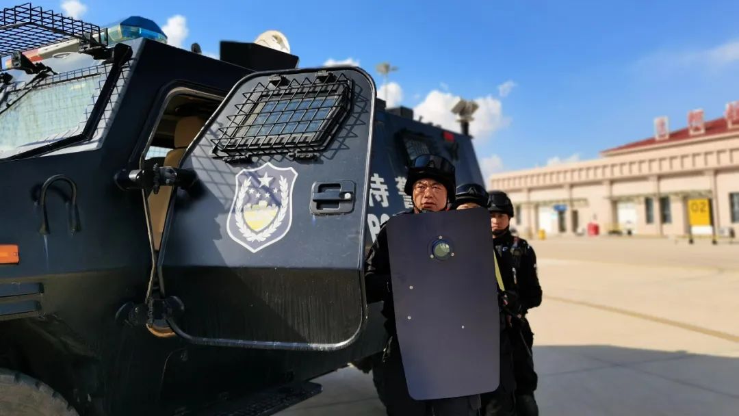 多部门多警种参与民航机场反恐应急救援演练
