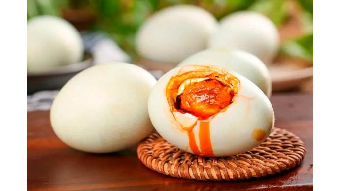 咸蛋为什么都用鸭蛋，不用鸡蛋