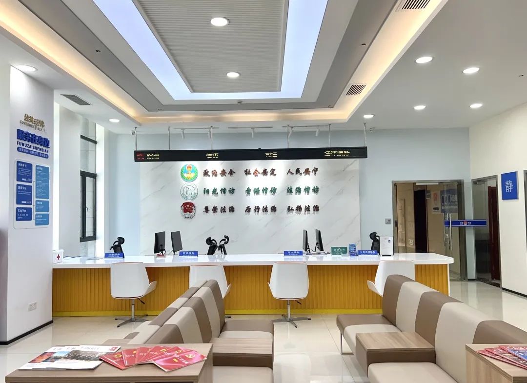 在这里,进"一扇门"解"百家愁"