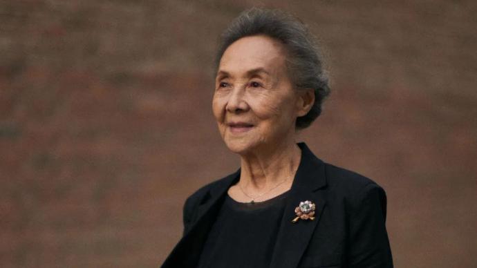 退休“再就业”成为影后，84岁吴彦姝关于衰老的新故事