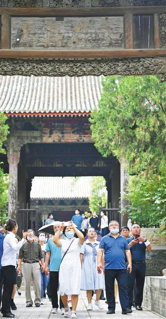 《经济日报》视觉整版|“好运之城”文旅兴_澎湃号·政务_澎湃新闻-The Paper