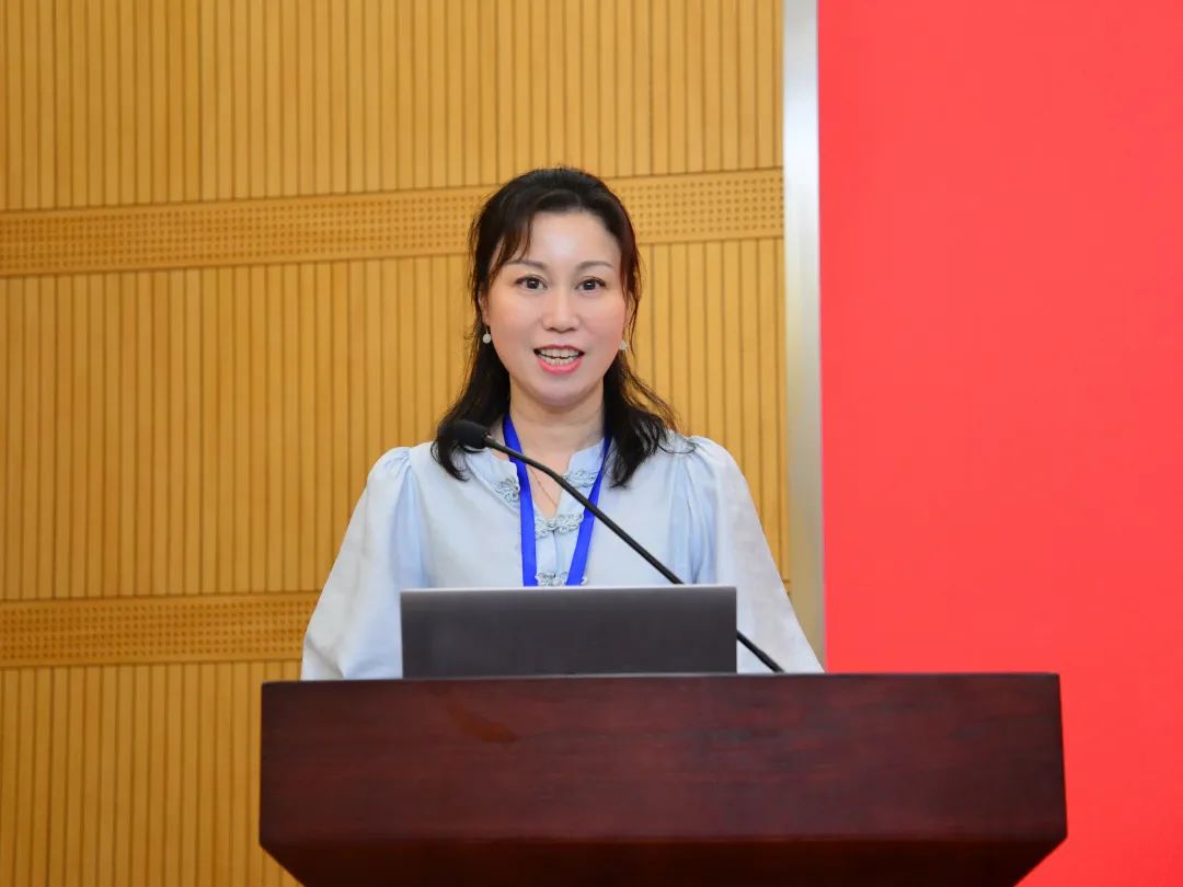 胡燕马炜韩若冰赵欣市委委员胡燕,韩若冰,马炜,赵欣代表学员在结业式