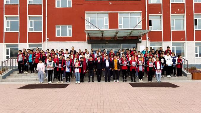 梨树县人民法院郭家店法庭联合万发镇司法所共同走进万发镇中学,为