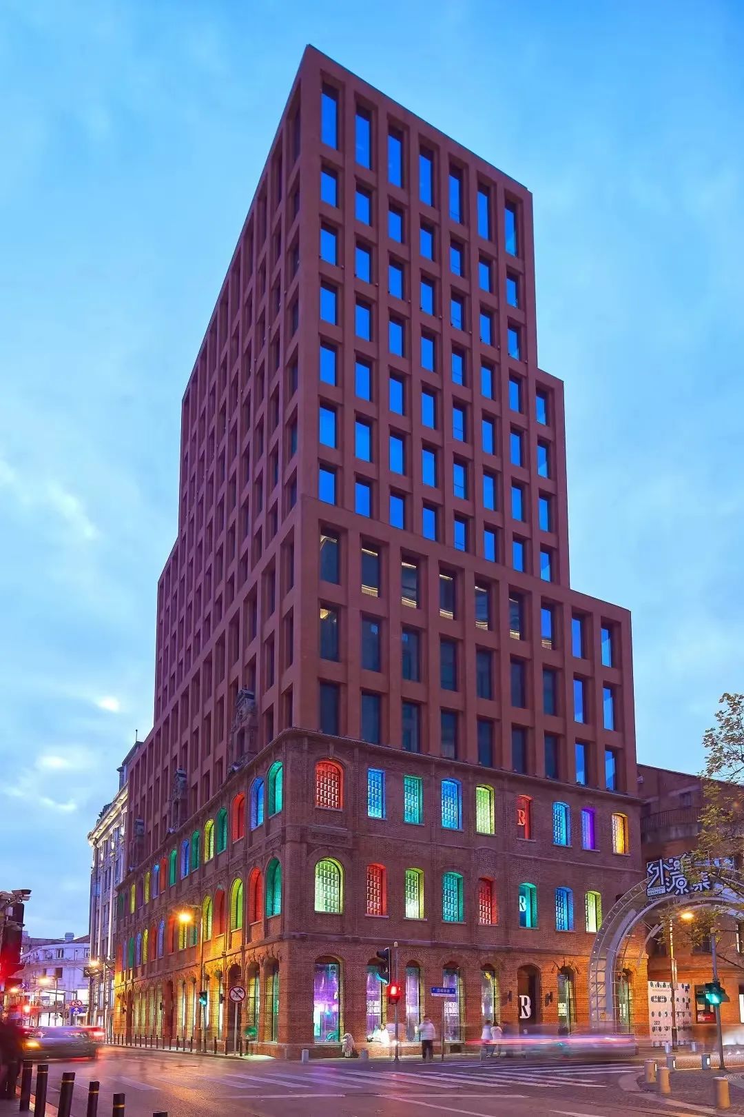 外滩24小时行走的建筑开启的历史