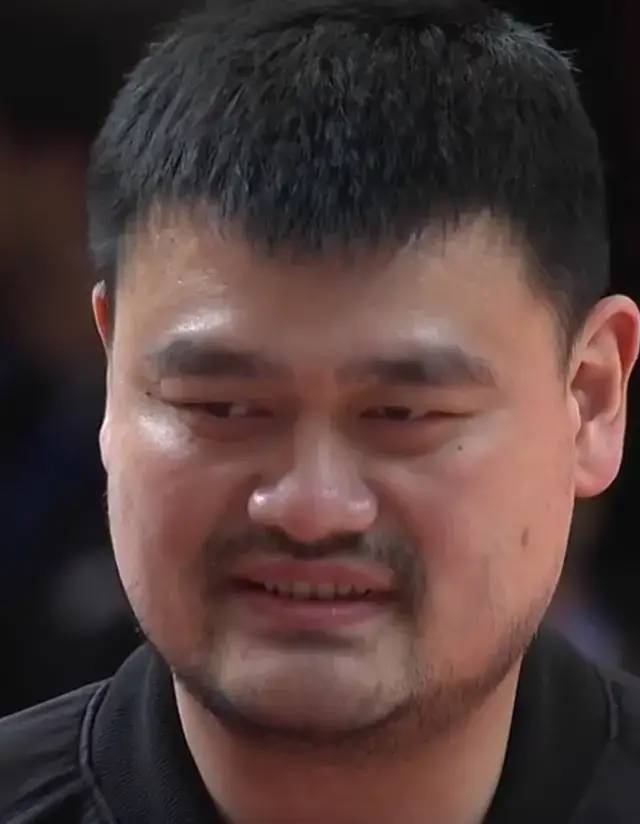 姚明哭了,这件t恤火了,有多少人守着电视就为了她们_澎湃号·湃客
